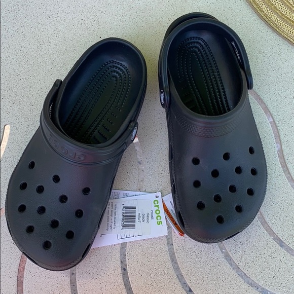 black crocs size 5